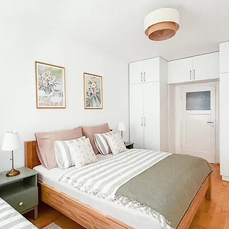 Jako Doma - Centrally Located Apartment *